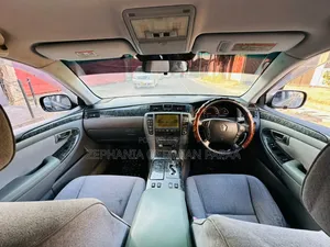 Toyota Crown Royale 2005 Black