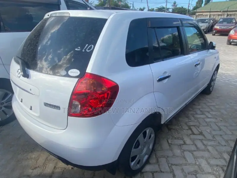 Mazda Verisa 2009 Pearl