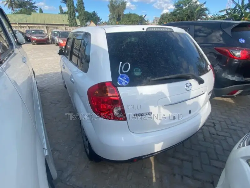 Mazda Verisa 2009 Pearl