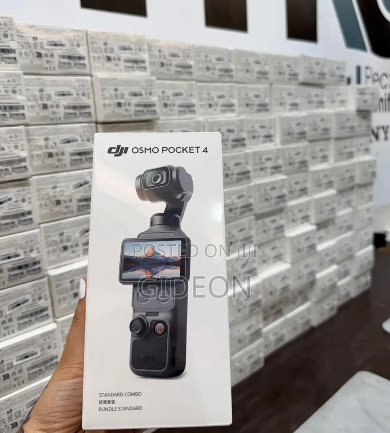 DJI Osmo Pocket 4 Standard Combo