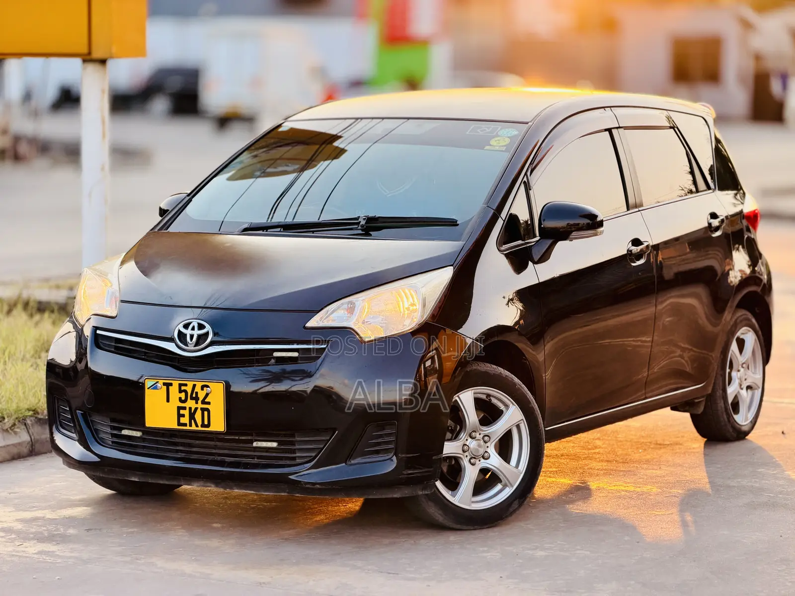 Toyota Ractis 2012 Black
