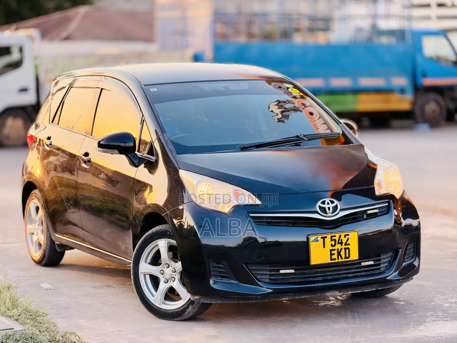Toyota Ractis 2012 Black