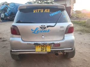 Toyota Vitz 2003 Silver