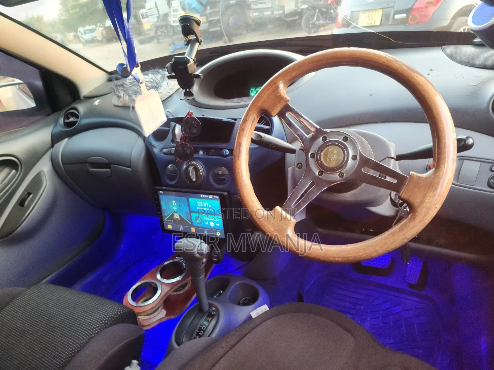 Toyota Vitz 2003 Silver