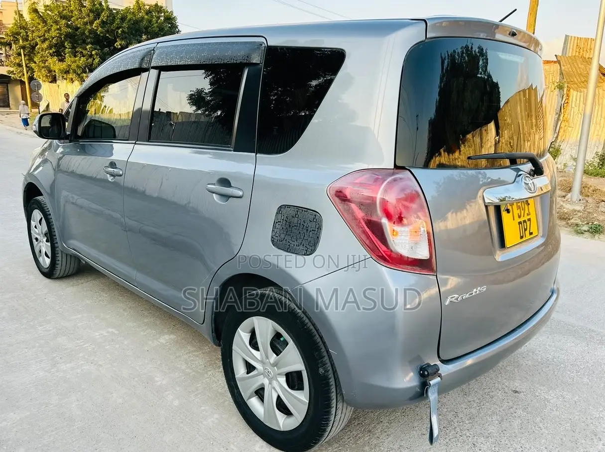 Toyota Ractis 1.3 FWD 2007 Gray