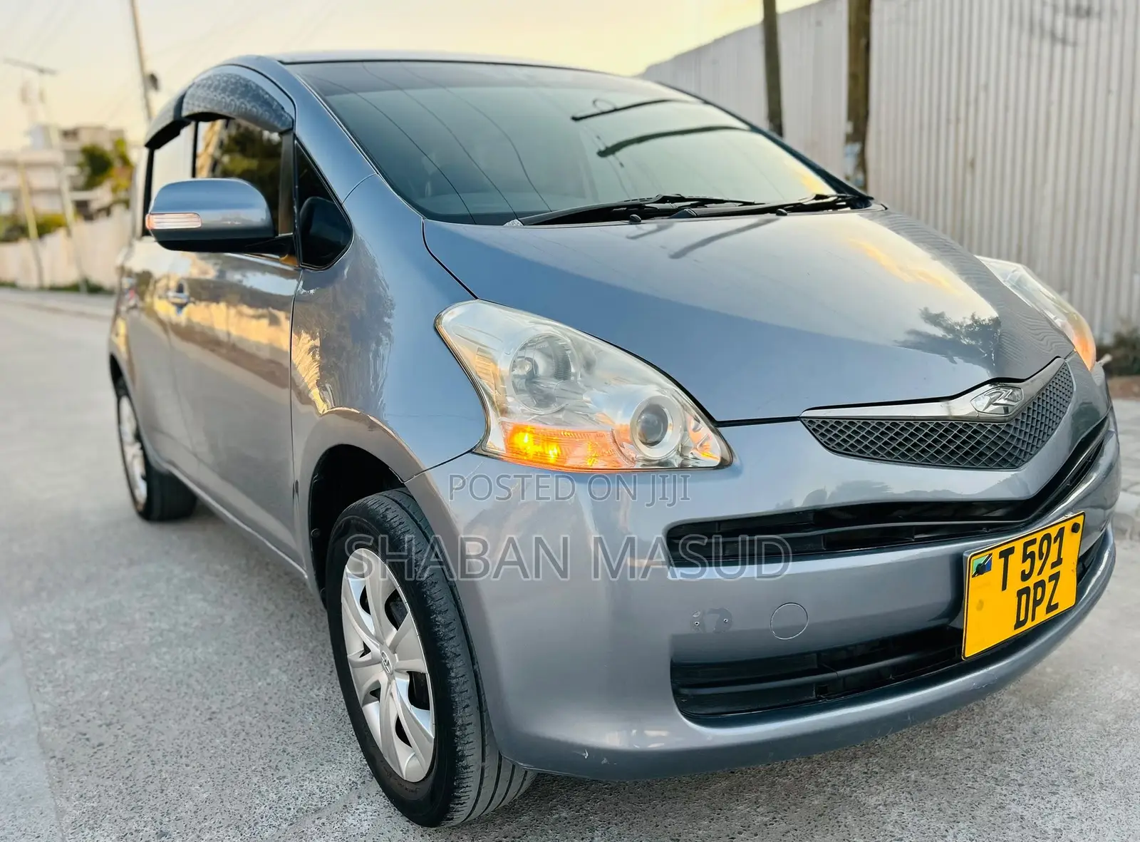 Toyota Ractis 1.3 FWD 2007 Gray
