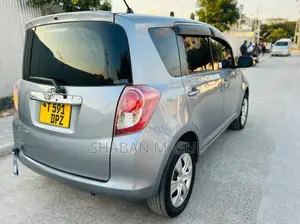Toyota Ractis 1.3 FWD 2007 Gray