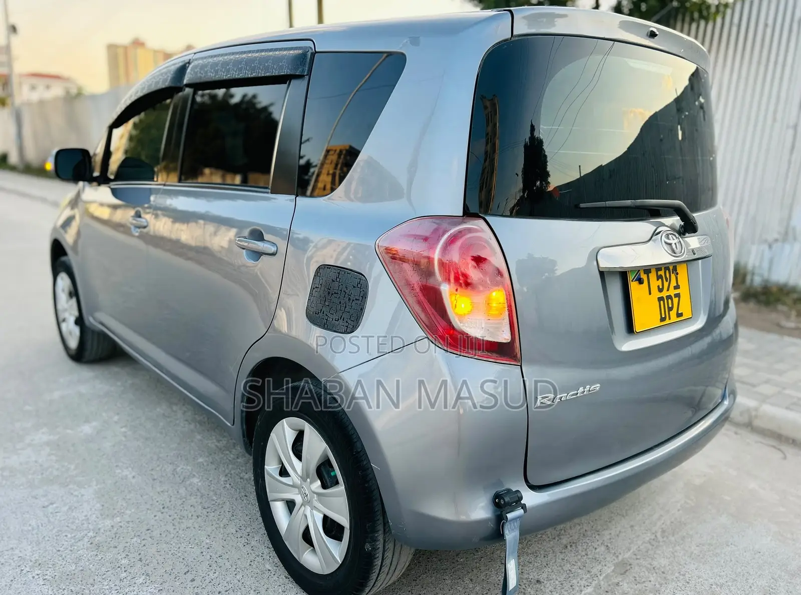 Toyota Ractis 1.3 FWD 2007 Gray