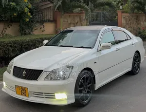 Toyota Crown Royale 2005 White