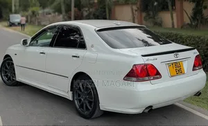 Toyota Crown Royale 2005 White