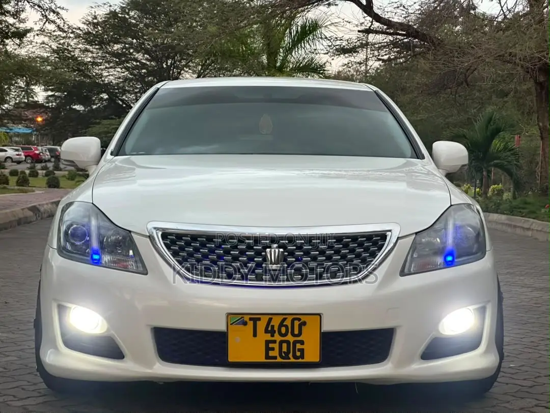 Toyota Crown 2009 Pearl
