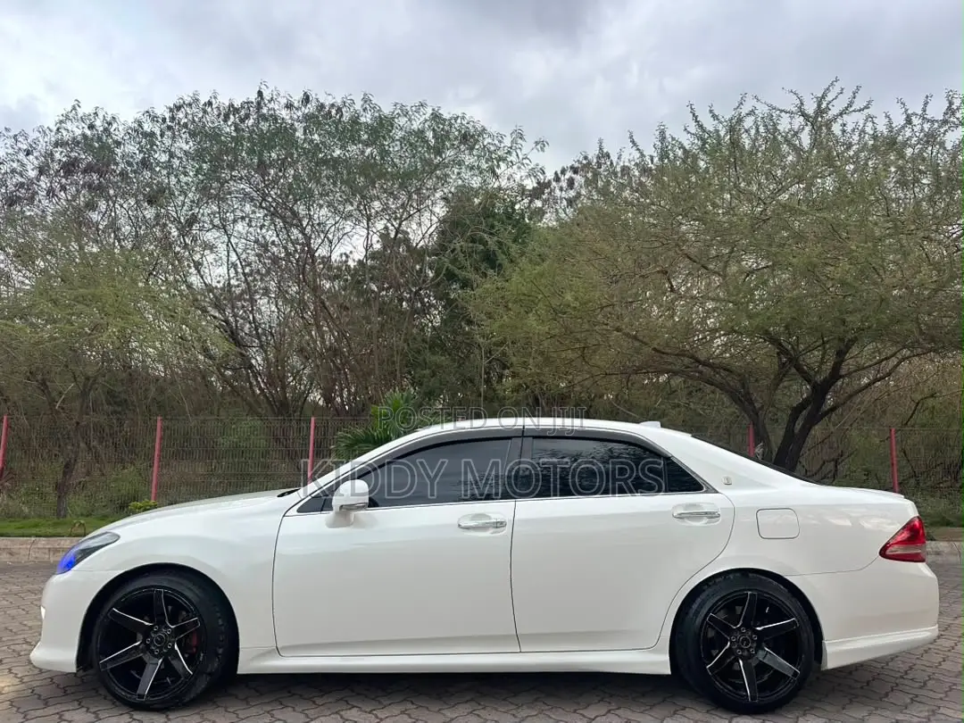 Toyota Crown 2009 Pearl