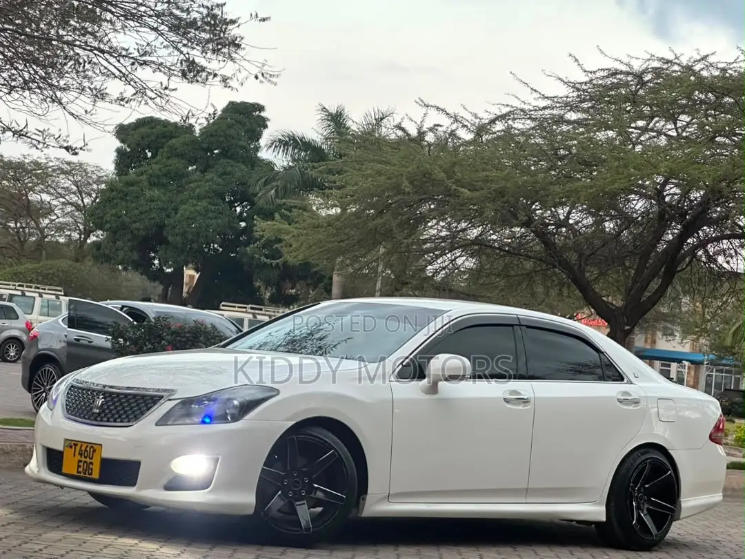 Toyota Crown 2009 Pearl
