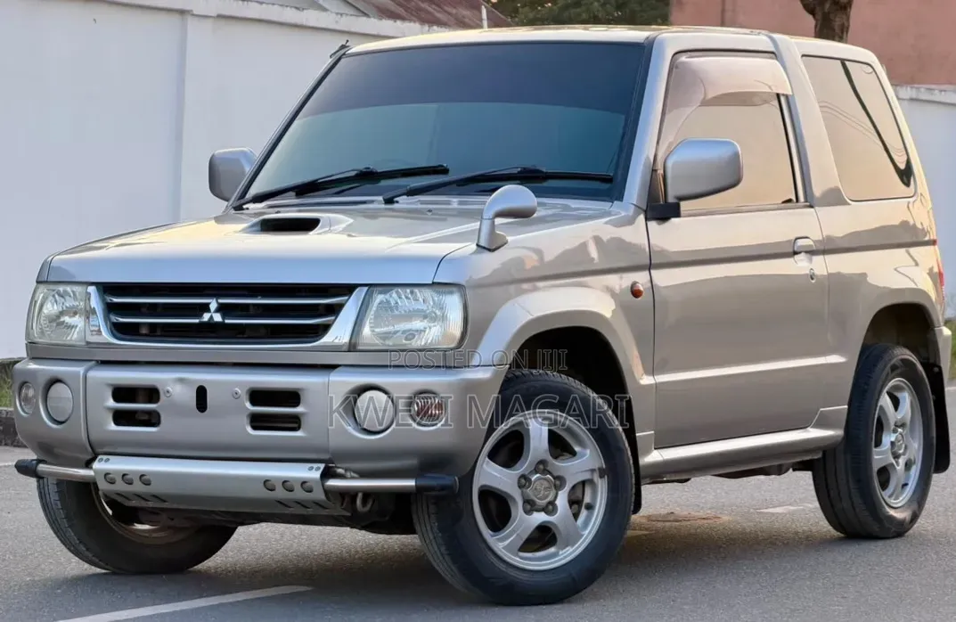 Mitsubishi Pajero 2005 Silver