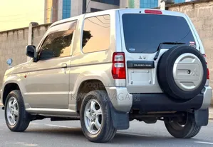 Mitsubishi Pajero 2005 Silver