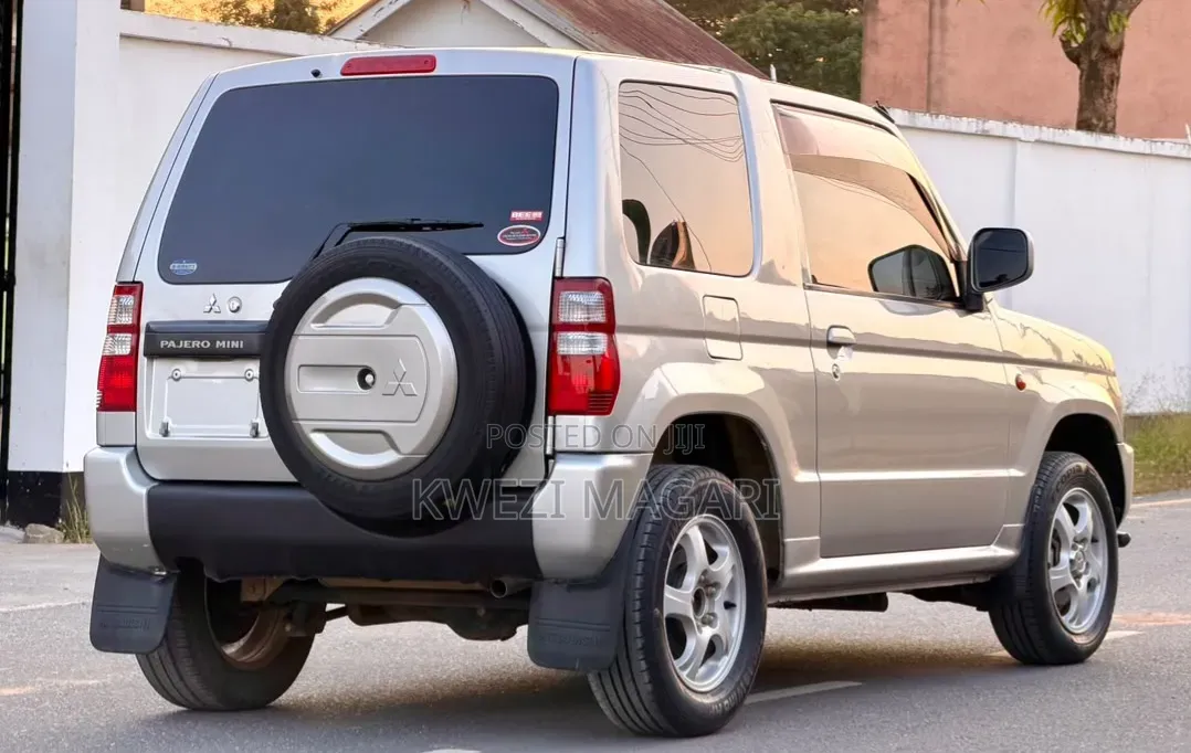 Mitsubishi Pajero 2005 Silver