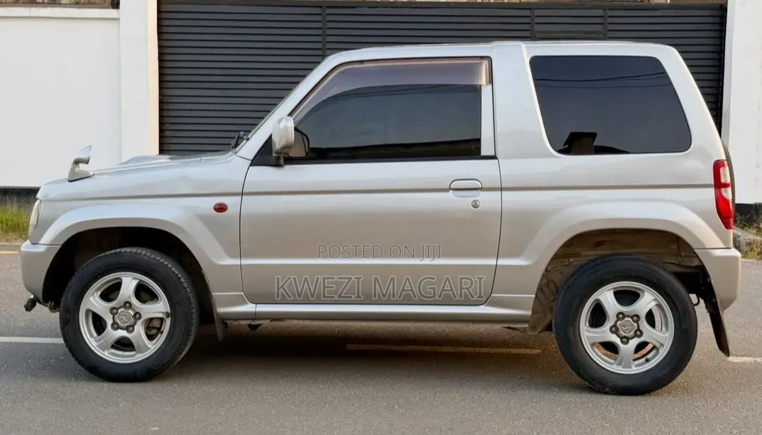 Mitsubishi Pajero 2005 Silver