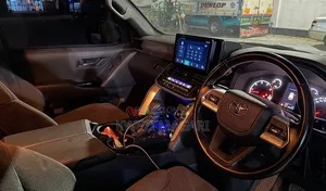 Toyota Land Cruiser 2024 White