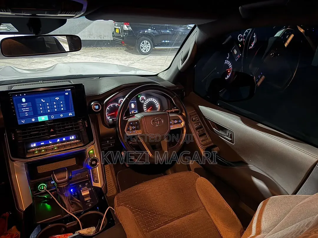 Toyota Land Cruiser 2024 White