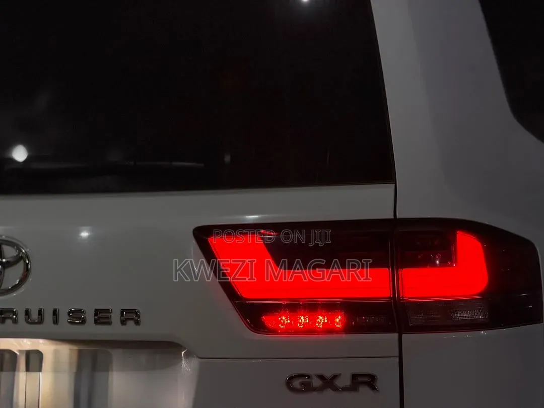 Toyota Land Cruiser 2024 White