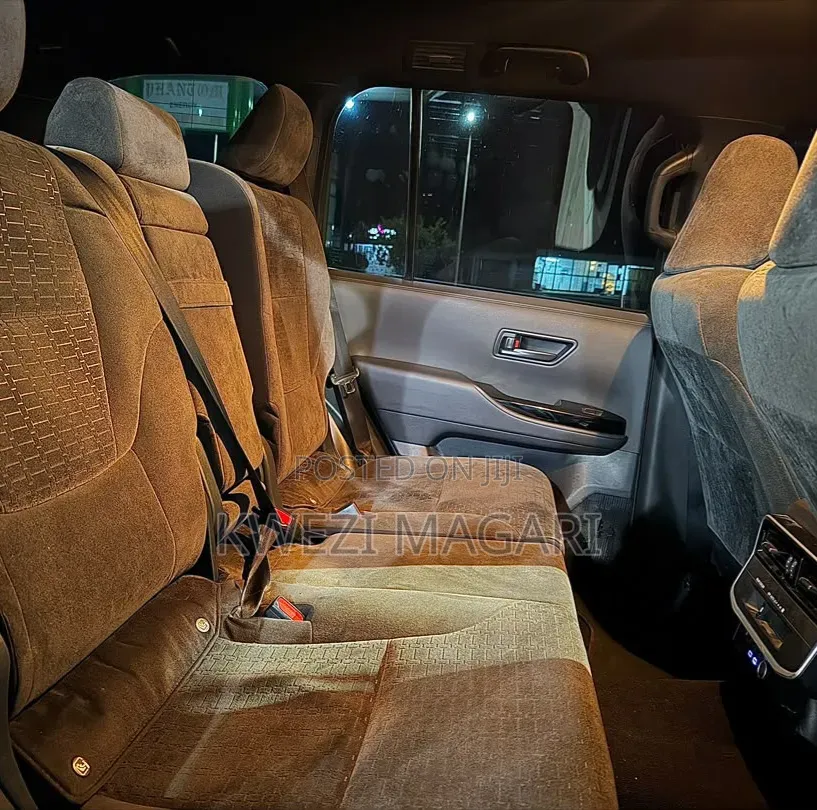 Toyota Land Cruiser 2024 White