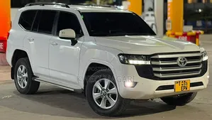 Toyota Land Cruiser 2024 White