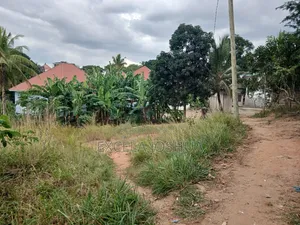 Kiwanja Kinauzwa Goba Mtaa Wa Muhimbili