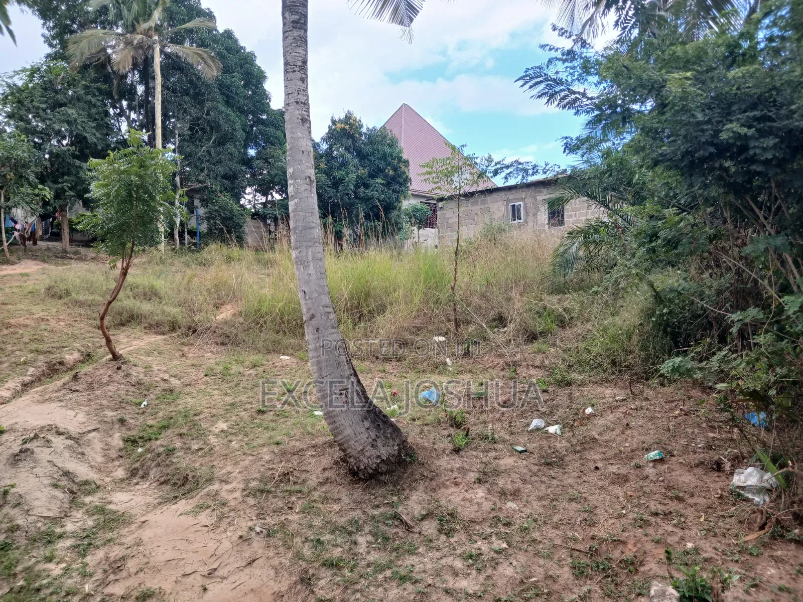 Kiwanja Kinauzwa Goba Mtaa Wa Muhimbili