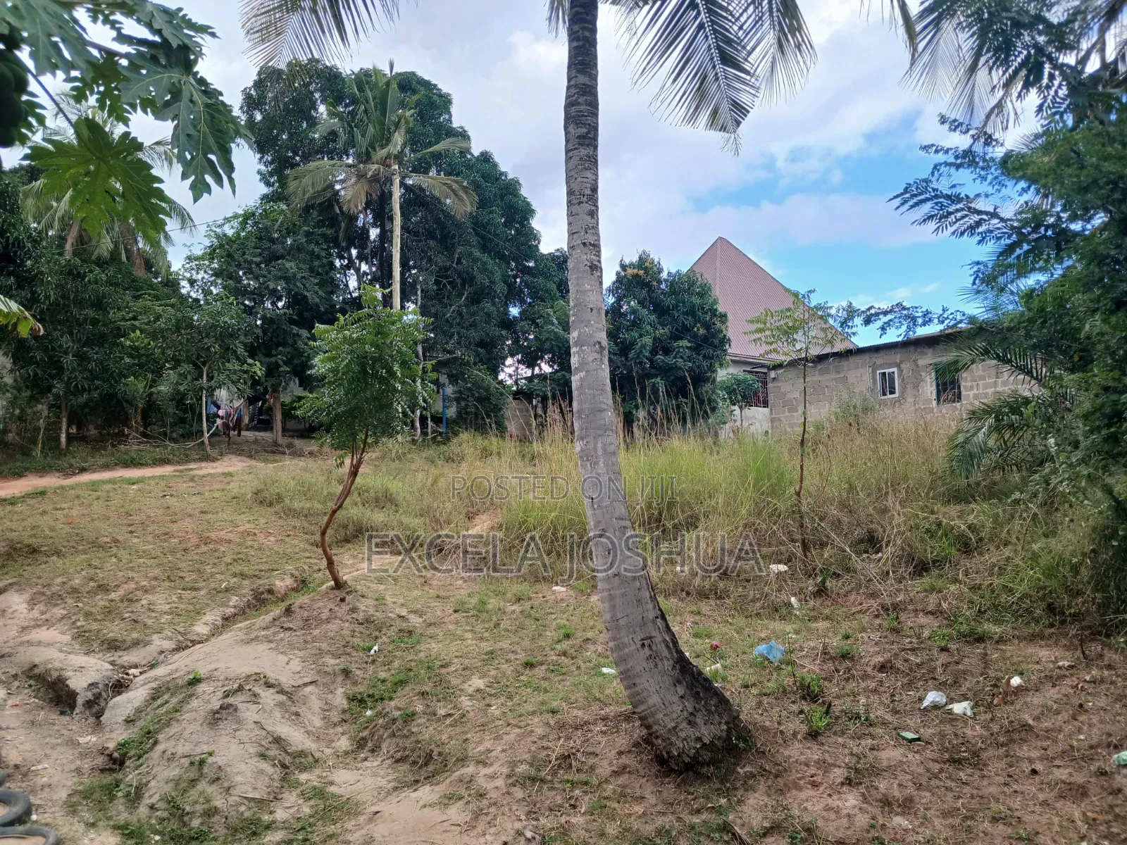 Kiwanja Kinauzwa Goba Mtaa Wa Muhimbili