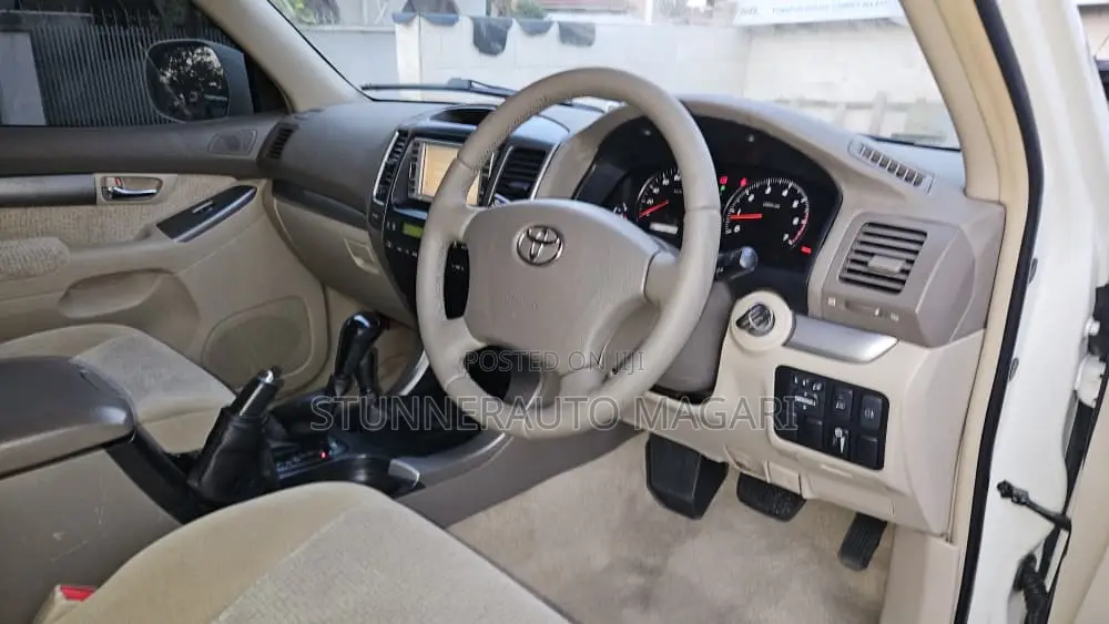 Toyota Land Cruiser Prado 2007 White
