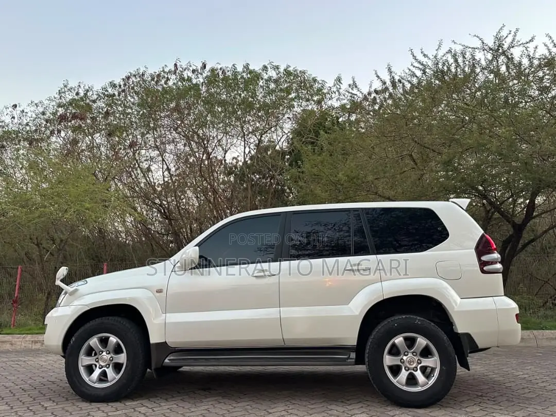 Toyota Land Cruiser Prado 2007 White