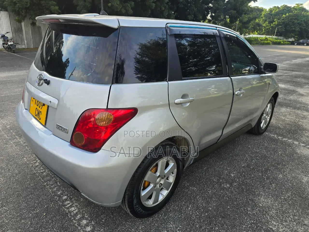 Toyota IST 2025 Silver