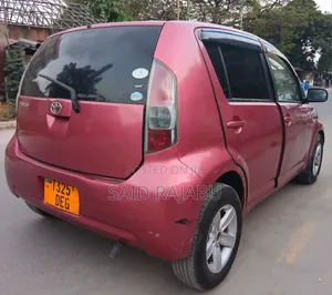 Toyota Passo 2007 Red