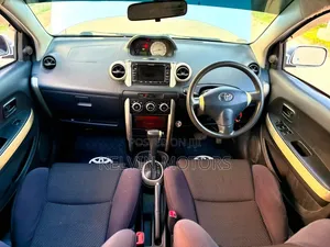 Toyota IST 2004 Silver
