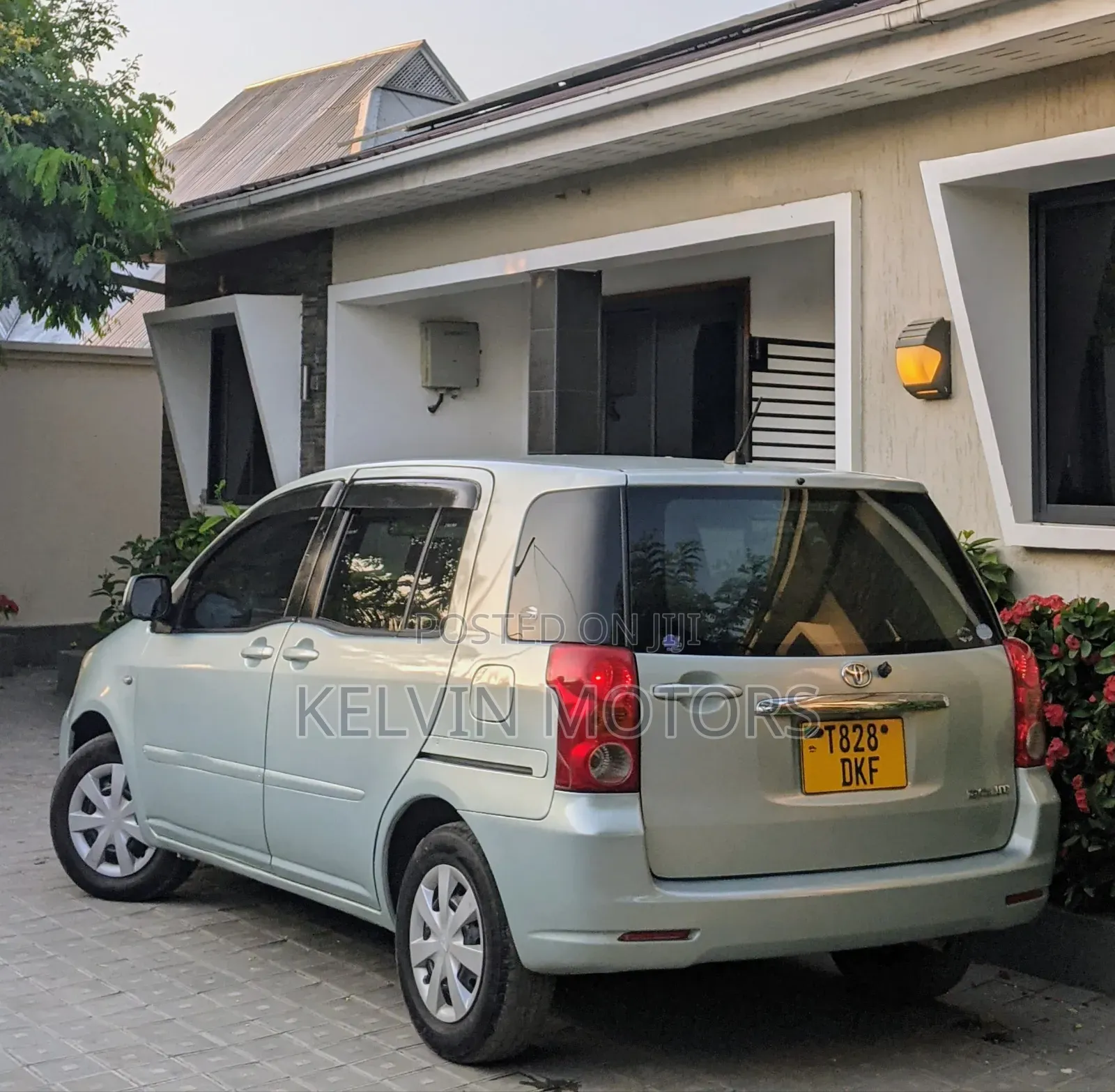 Toyota Raum 2005 Green