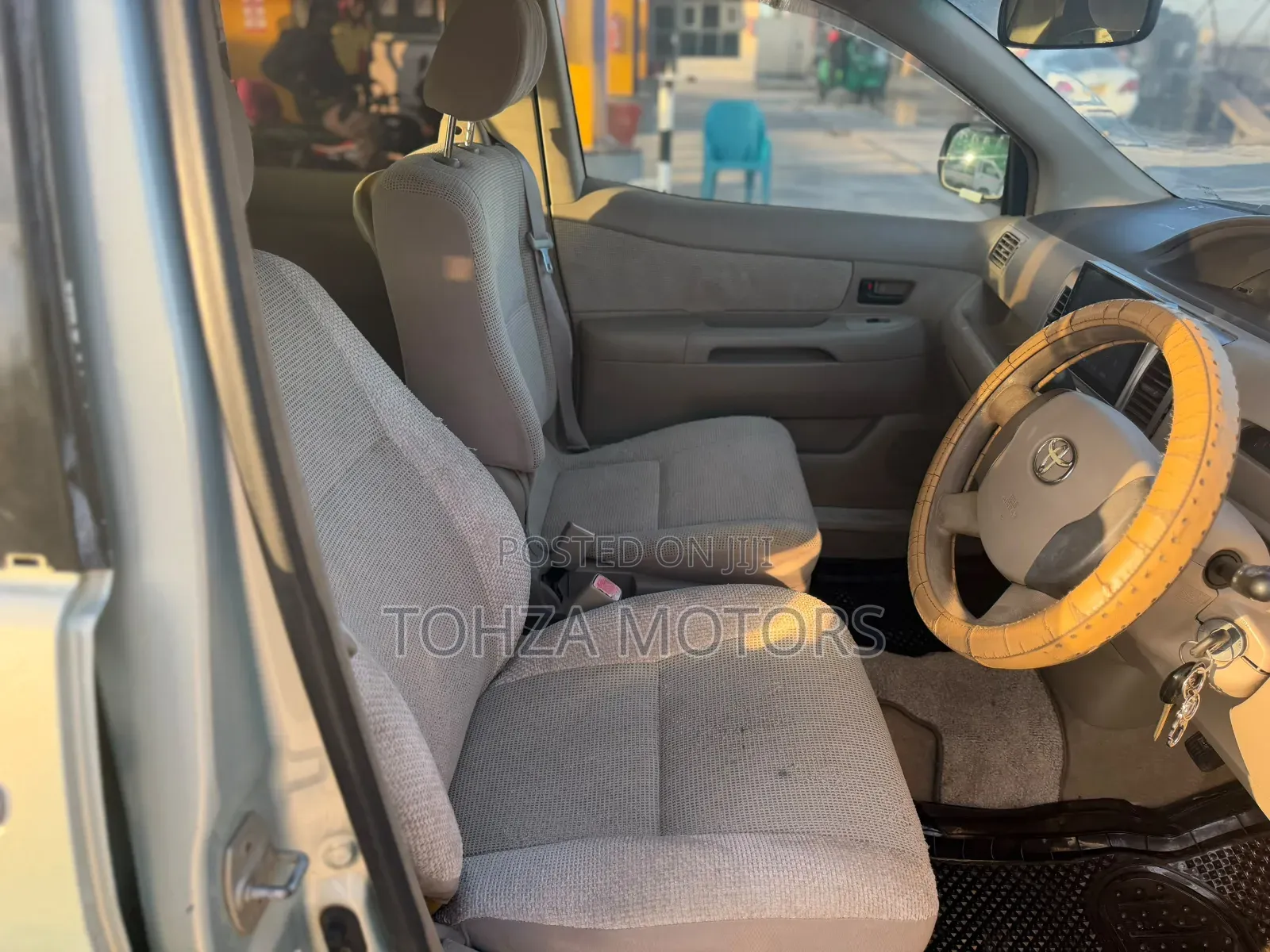Toyota Raum 2005 Silver