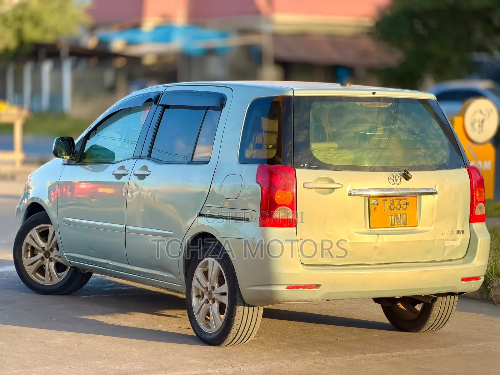 Toyota Raum 2005 Silver