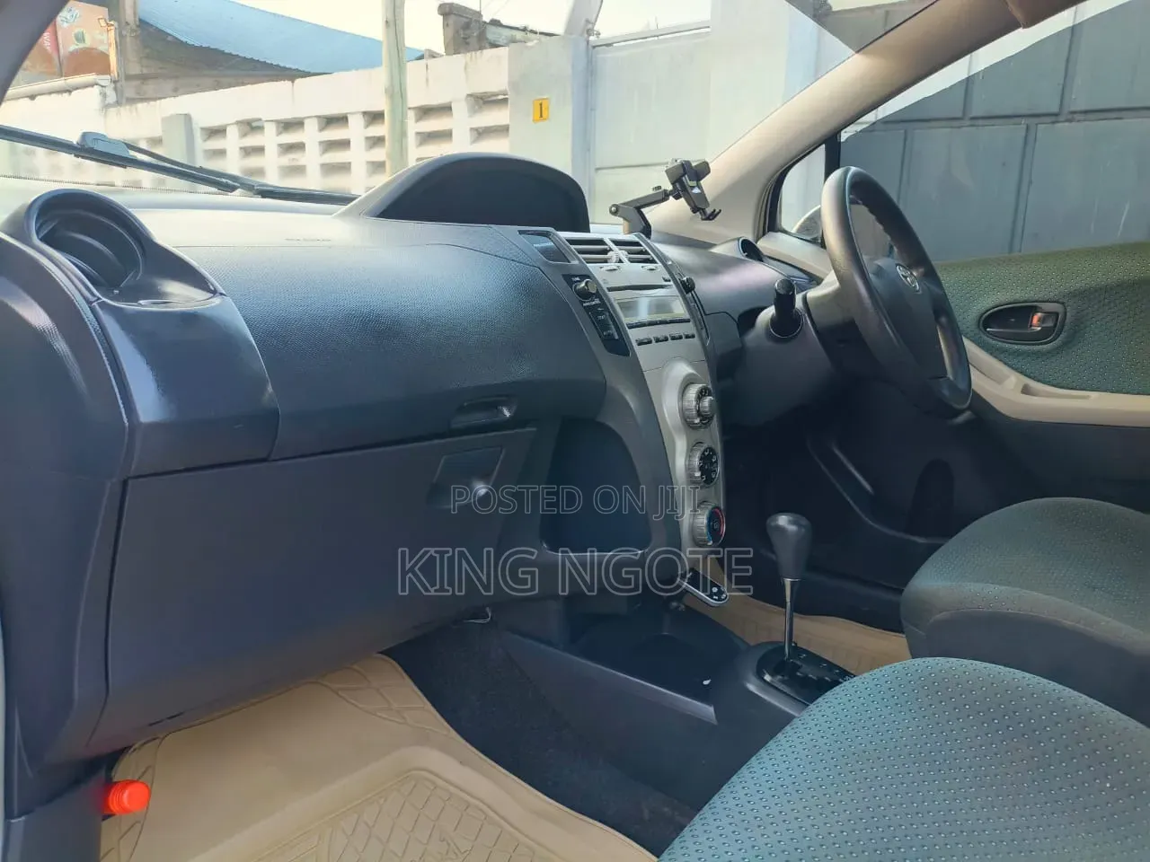 Toyota Vitz 2003 Gray