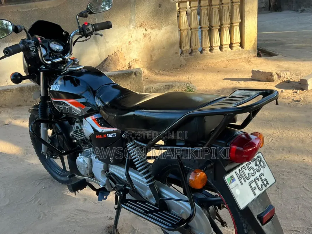 TVS HLX 125 2025 Black