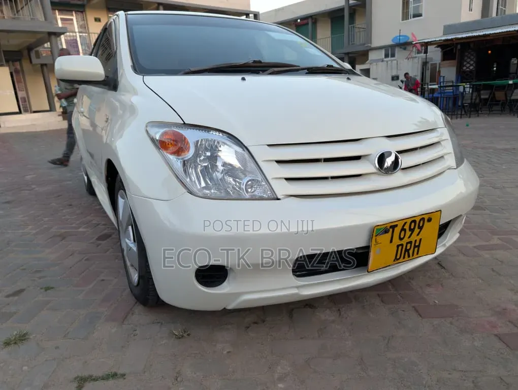 Toyota IST 2006 White