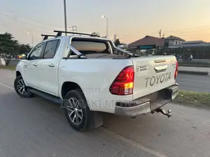 Toyota Hilux 2.8 Diesel 2020 White