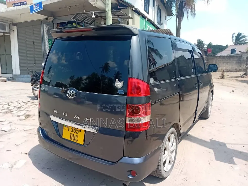Toyota TownAce Noah 2001 Gray