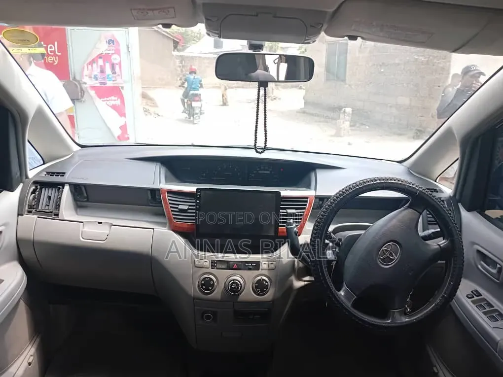 Toyota TownAce Noah 2001 Gray