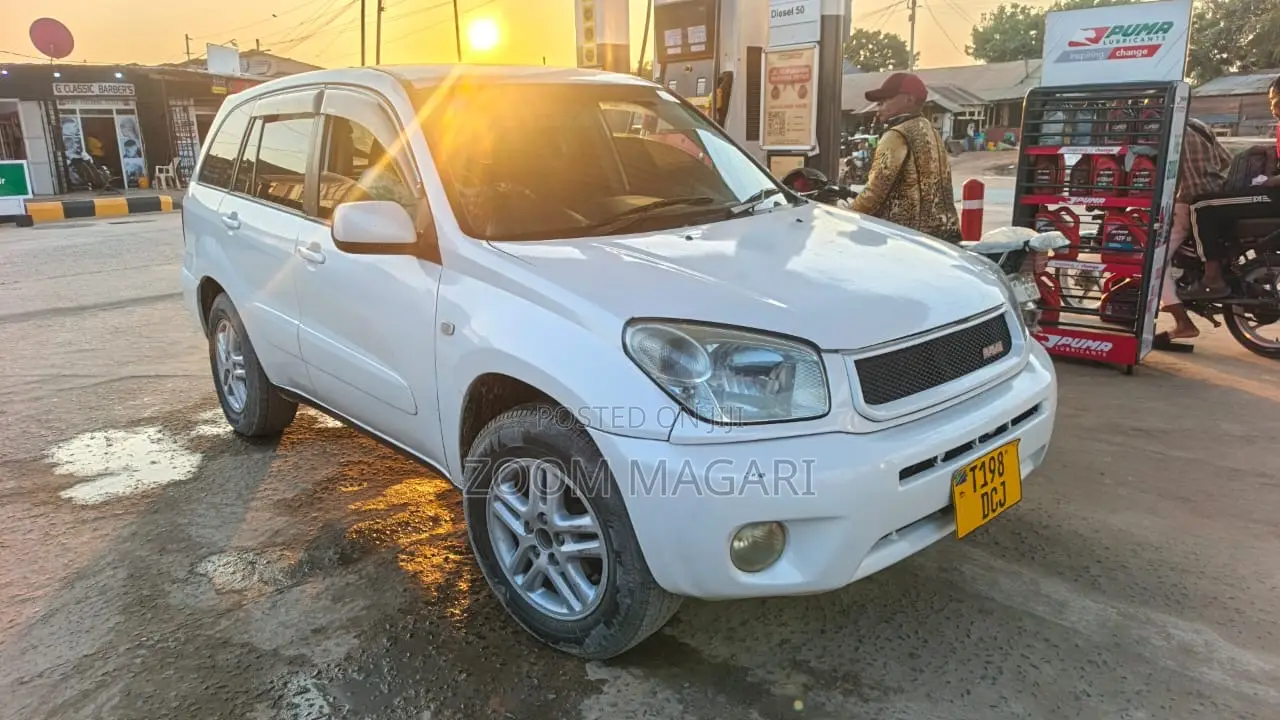 Toyota RAV4 2005 White