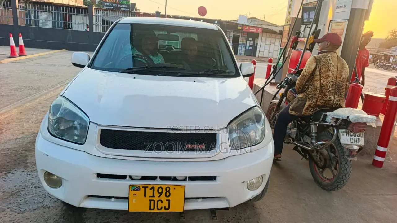 Toyota RAV4 2005 White