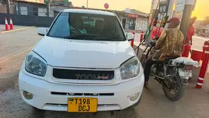 Toyota RAV4 2005 White