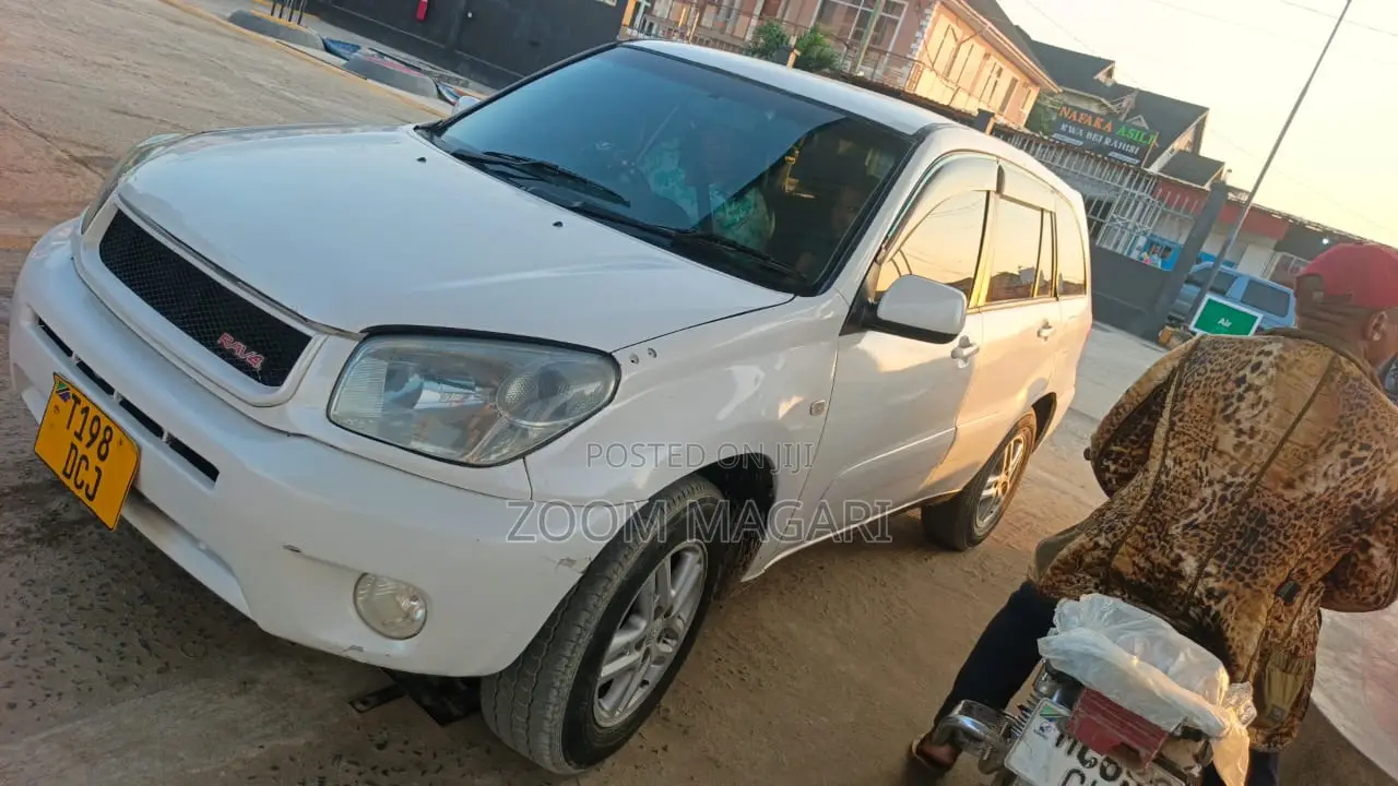 Toyota RAV4 2005 White