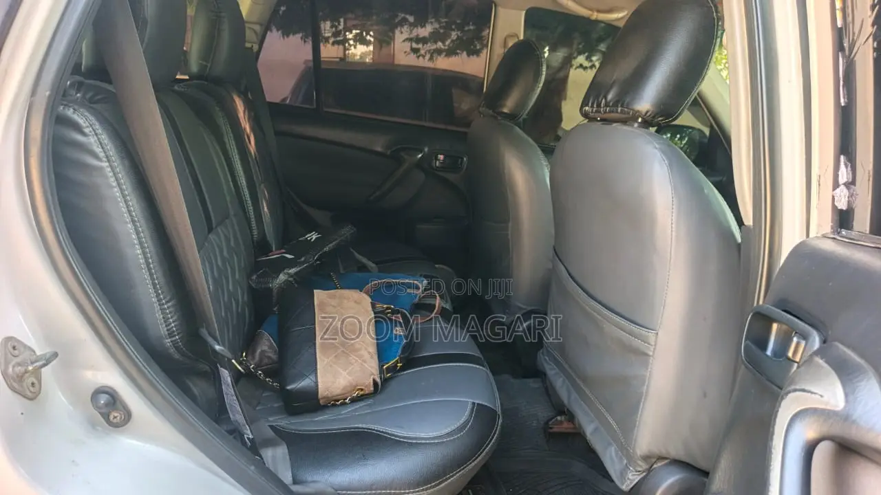 Toyota RAV4 2005 White