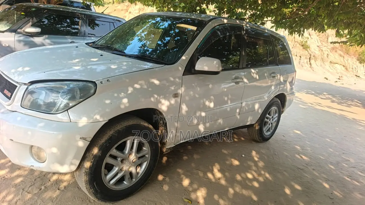 Toyota RAV4 2005 White