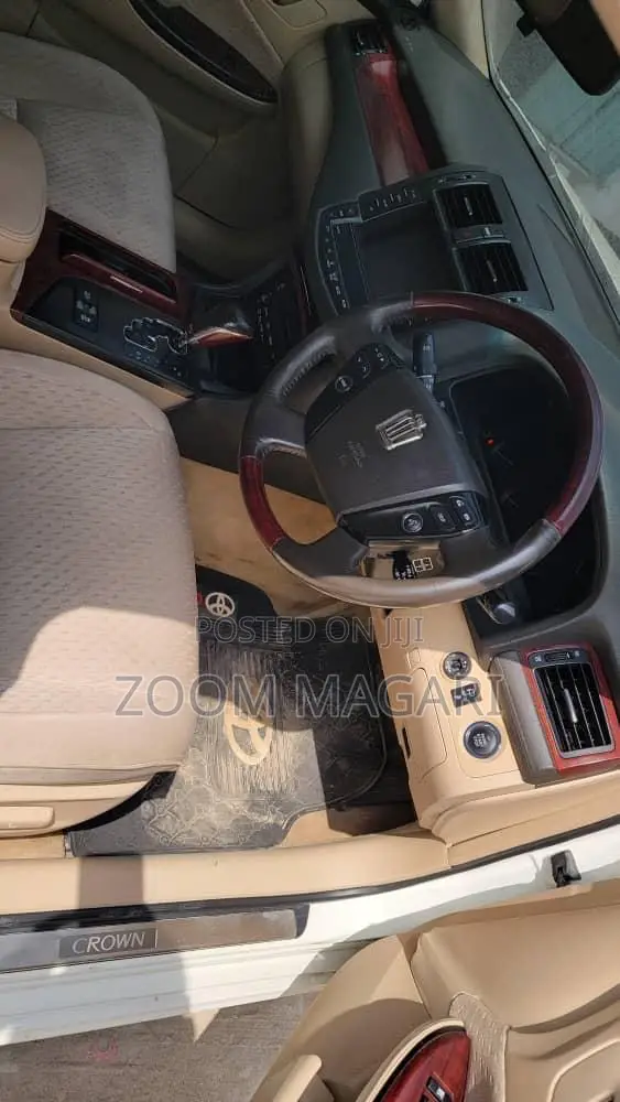 Toyota Crown 2009 Pearl